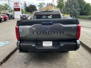 Toyota Tundra 2024 4x4 SR5 4 puertas CrewMax Cab Pickup SB