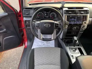 Toyota 4Runner 2024 4x4 SR5 4 puertas SUV
