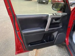 Toyota 4Runner 2024 4x4 SR5 4 puertas SUV