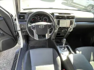 Toyota 4Runner 2022 4x4 SR5 Premium 4 puertas SUV