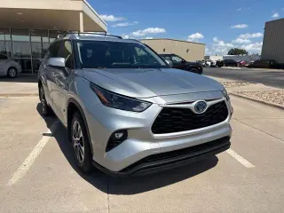 Toyota Highlander Híbrido 2023 AWD XLE 4 puertas SUV