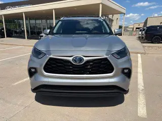 Toyota Highlander Híbrido 2023 AWD XLE 4 puertas SUV