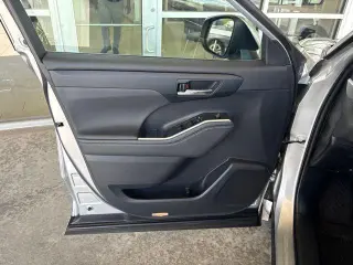 Toyota Highlander Híbrido 2023 AWD XLE 4 puertas SUV