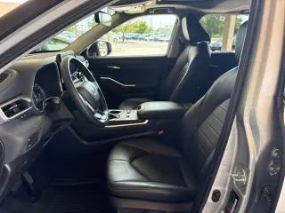 Toyota Highlander Híbrido 2023 AWD XLE 4 puertas SUV