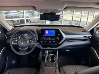 Toyota Highlander Híbrido 2023 AWD XLE 4 puertas SUV