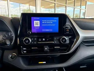 Toyota Highlander Híbrido 2023 AWD XLE 4 puertas SUV