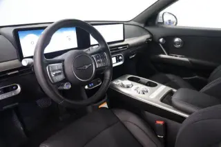 Genesis GV60 2025 AWD Estándar 4 puertas SUV