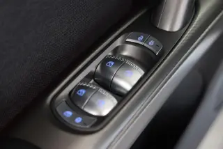 Genesis GV60 2025 AWD Estándar 4 puertas SUV