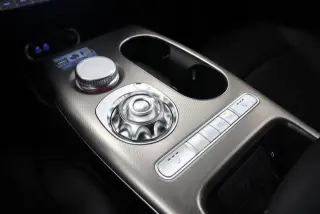 Genesis GV60 2025 AWD Estándar 4 puertas SUV