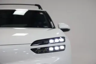 Genesis GV60 2025 AWD Estándar 4 puertas SUV