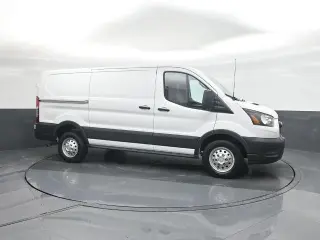 Ford Transit 2025 AWD 150 3 puertas SWB Techo bajo Furgón de Carga