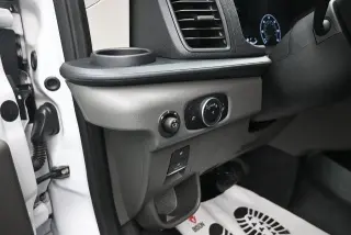 Ford Transit 2025 AWD 150 3 puertas SWB Techo bajo Furgón de Carga