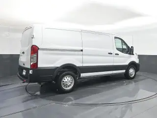 Ford Transit 2025 AWD 150 3 puertas SWB Techo bajo Furgón de Carga