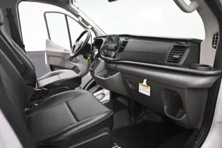 Ford Transit 2025 AWD 150 3 puertas SWB Techo bajo Furgón de Carga