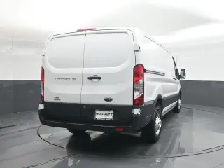 Ford Transit 2025 AWD 150 3 puertas SWB Techo bajo Furgón de Carga