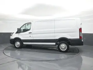 Ford Transit 2025 AWD 150 3 puertas SWB Techo bajo Furgón de Carga