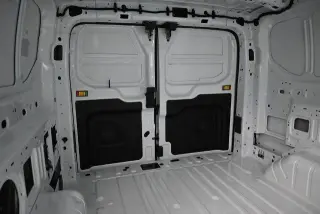 Ford Transit 2025 AWD 150 3 puertas SWB Techo bajo Furgón de Carga