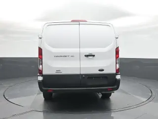 Ford Transit 2025 AWD 150 3 puertas SWB Techo Bajo Furgón de Carga