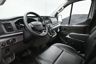 Ford Transit 2025 AWD 150 3 puertas SWB Techo Bajo Furgón de Carga
