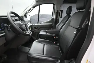 Ford Transit 2025 AWD 150 3 puertas SWB Techo Bajo Furgón de Carga