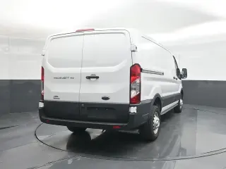 Ford Transit 2025 AWD 150 3 puertas SWB Techo Bajo Furgón de Carga