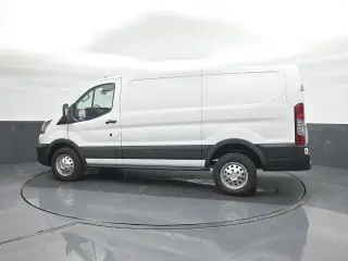 Ford Transit 2025 AWD 150 3 puertas SWB Techo Bajo Furgón de Carga
