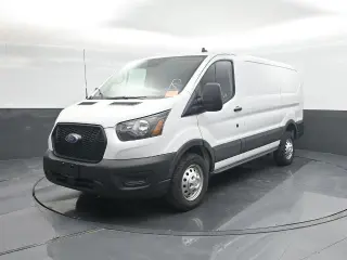 Ford Transit 2025 AWD 150 3 puertas SWB Techo Bajo Furgón de Carga
