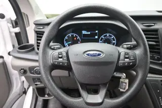 Ford Transit 2025 AWD 150 3 puertas SWB Techo Bajo Furgón de Carga