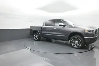 Ram 1500 2022 4x4 Limited 4 puertas Crew Cab con caja de 5.6 pies