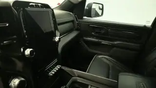 Ram 1500 2022 4x4 Limited 4 puertas Crew Cab con caja de 5.6 pies