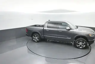 Ram 1500 2022 4x4 Limited 4 puertas Crew Cab con caja de 5.6 pies