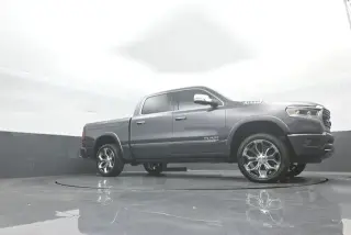 Ram 1500 2022 4x4 Limited 4 puertas Crew Cab con caja de 5.6 pies