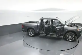 Ram 1500 2022 4x4 Limited 4 puertas Crew Cab con caja de 5.6 pies