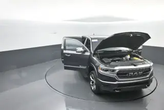 Ram 1500 2022 4x4 Limited 4 puertas Crew Cab con caja de 5.6 pies