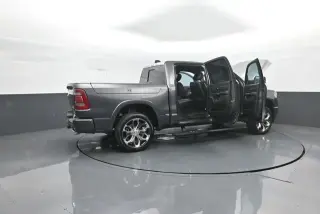 Ram 1500 2022 4x4 Limited 4 puertas Crew Cab con caja de 5.6 pies
