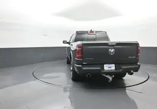 Ram 1500 2022 4x4 Limited 4 puertas Crew Cab con caja de 5.6 pies