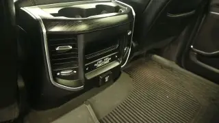 Ram 1500 2024 4x4 Laramie 4 puertas Cabina Crew 5.6 pies. Caja corta Pickup