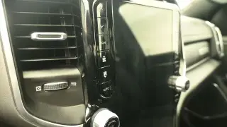 Ram 1500 2024 4x4 Laramie 4 puertas Cabina Crew 5.6 pies. Caja corta Pickup