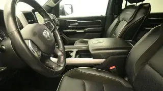 Ram 1500 2024 4x4 Laramie 4 puertas Cabina Crew 5.6 pies. Caja corta Pickup