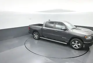 Ram 1500 2024 4x4 Laramie 4 puertas Cabina Crew 5.6 pies. Caja corta Pickup