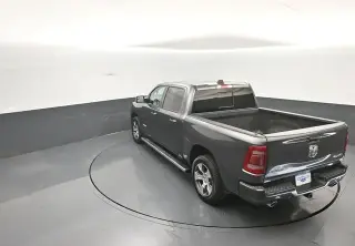 Ram 1500 2024 4x4 Laramie 4 puertas Cabina Crew 5.6 pies. Caja corta Pickup