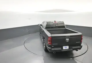 Ram 1500 2024 4x4 Laramie 4 puertas Cabina Crew 5.6 pies. Caja corta Pickup