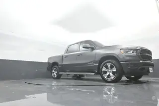 Ram 1500 2024 4x4 Laramie 4 puertas Cabina Crew 5.6 pies. Caja corta Pickup