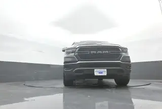 Ram 1500 2024 4x4 Laramie 4 puertas Cabina Crew 5.6 pies. Caja corta Pickup