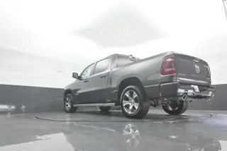 Ram 1500 2024 4x4 Laramie 4 puertas Cabina Crew 5.6 pies. Caja corta Pickup