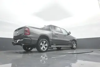 Ram 1500 2024 4x4 Laramie 4 puertas Cabina Crew 5.6 pies. Caja corta Pickup