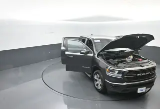 Ram 1500 2024 4x4 Laramie 4 puertas Cabina Crew 5.6 pies. Caja corta Pickup