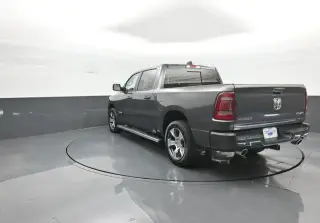 Ram 1500 2024 4x4 Laramie 4 puertas Cabina Crew 5.6 pies. Caja corta Pickup