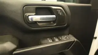 Chevrolet Silverado 2500HD 2022 4x4 Custom 4 puertas Cabina Crew SB