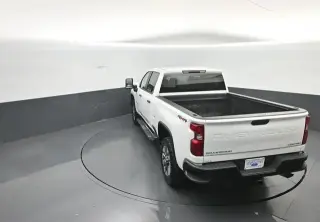 Chevrolet Silverado 2500HD 2022 4x4 Custom 4 puertas Cabina Crew SB